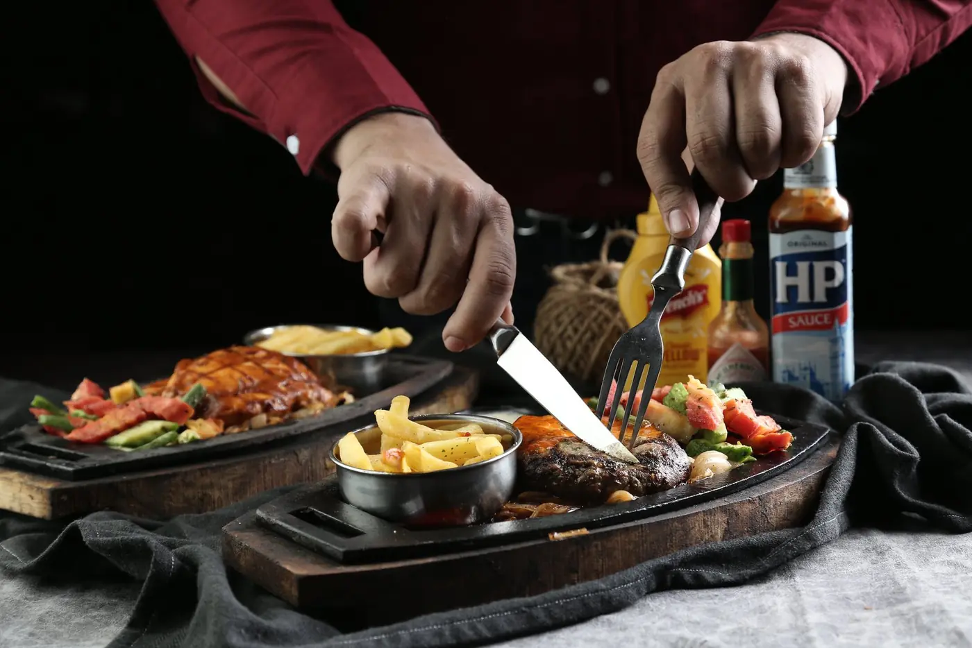 A sizzling platter served for the table at Saltanat